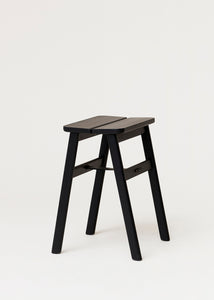 Skládací stolička Angle by Herman Studio dubová černá