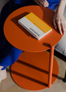 Ande odkládací stolek 40cm oranžovočervený