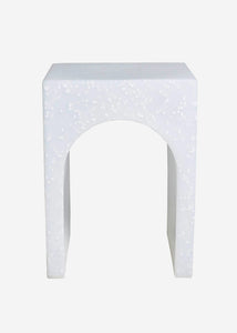 Stolička Siltaa z recyklovaného plastu bílá